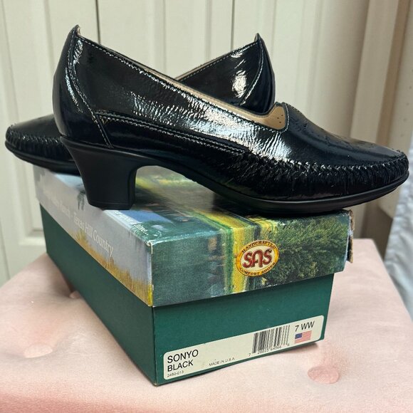 SAS Sonya Black Pumps Size 7WW - Picture 1 of 7